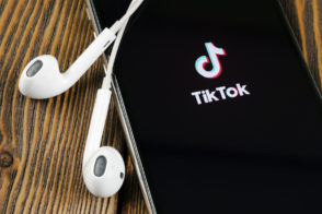 tiktok,-une-croissance-contrariee-par-de-forts-enjeux-geopolitiques