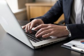 le-numerique-transforme-tous-les-secteurs-:-focus-sur-la-sante-et-l’industrie