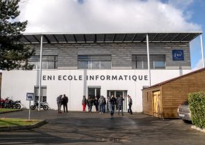 recrutez-vos-alternants-en-developpement-et-systemes-et-reseaux-avec-eni-ecole-informatique 