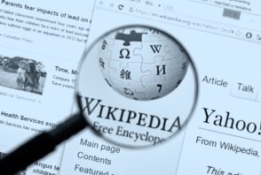 wikipedia-lance-un-service-payant-pour-les-entreprises,-les-geants-de-la-tech-dans-le-viseur