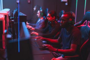metiers-de-l’esport-:-entre-passion,-pratique-exigeante-et-carrieres-mouvantes