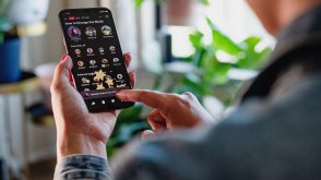 facebook-lance-les-live-audio-rooms-et-les-podcasts