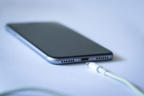 iphone-:-5-astuces-pour-economiser-de-la-batterie-facilement