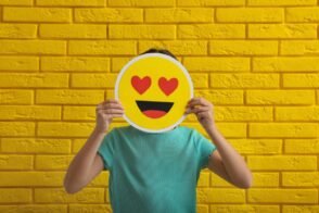 Pourquoi écrire quand on peut réagir avec un emoji ?