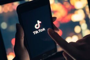 tiktok-:-la-liste-des-pays-qui-ont-interdit-l’application