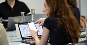 faire-de-l’ia-un-levier-de-performance-et-exercer-son-esprit-critique :-la-methode-pedagogique-du-mbadmb