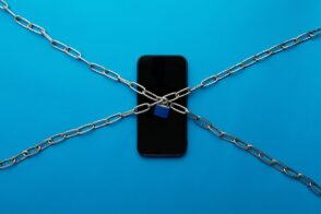 Interdiction des réseaux sociaux : l’avis du Sénat complique l’adoption du texte