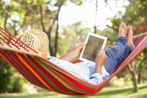 10-livres-blancs-a-lire-cet-ete-:-ia,-e-commerce,-social-media,-video,-cybersecurite…